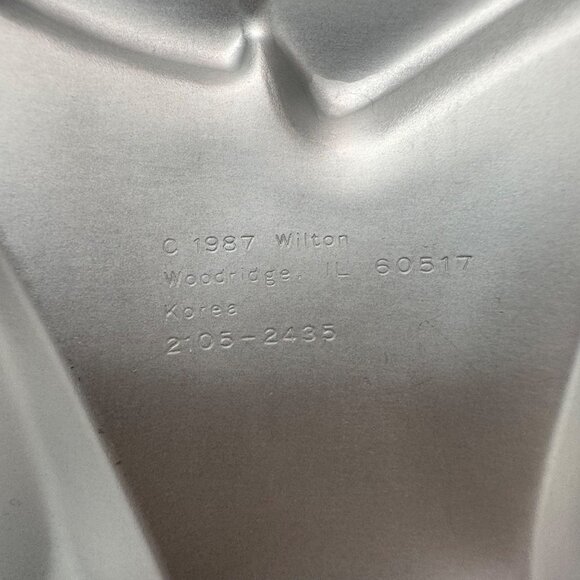 Wilton Cake Pan Vintage 1987 Wilton Easter Bunny Cake Pan 2105-2435 - Picture 5 of 7